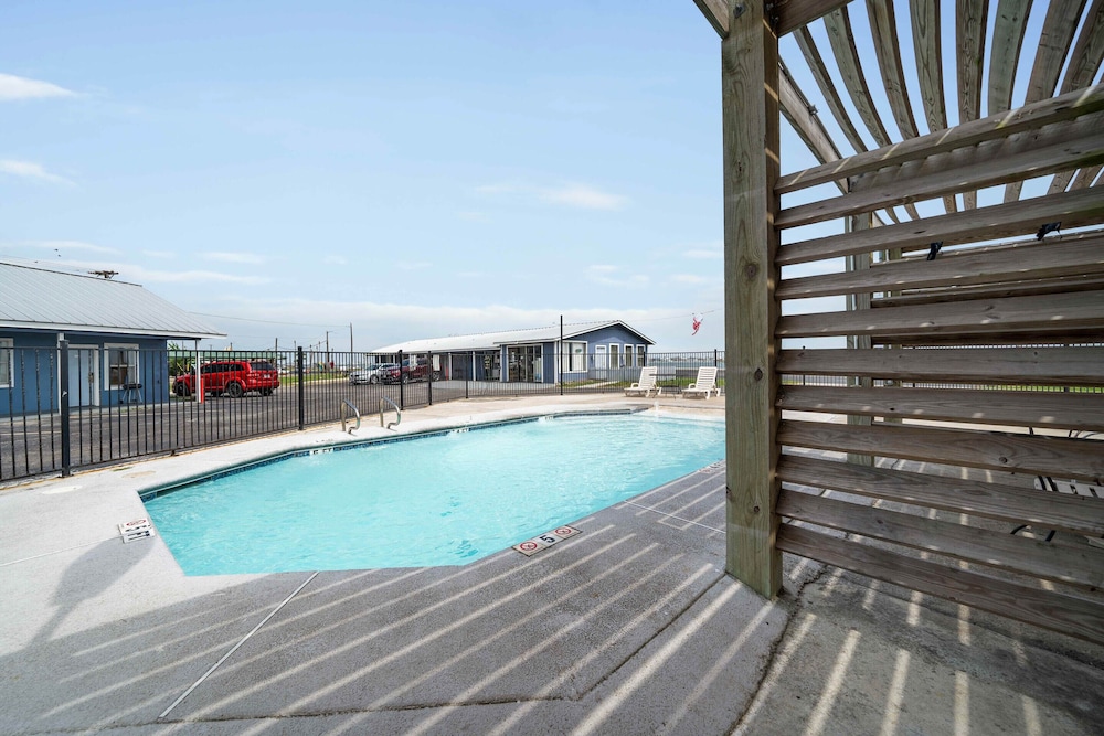 OYO Hotel Rockport Bay View - photo 54
