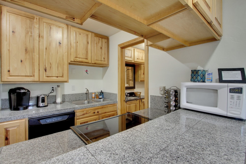 Modern Mountain View Condo at Big Sky Resort - photo 9
