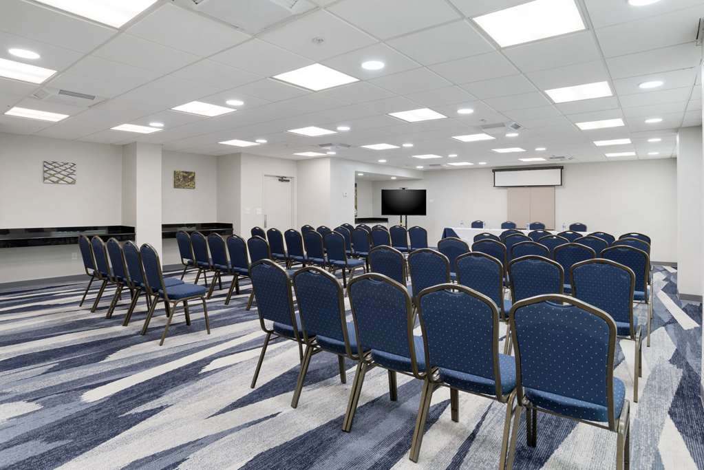 Comfort Inn & Suites New Orleans Airport North - photo 29