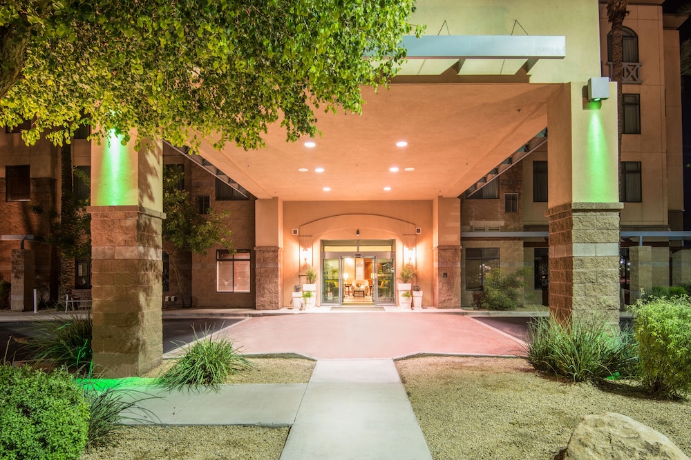 Holiday Inn & Suites Goodyear West Phoenix Area by IHG - photo 55