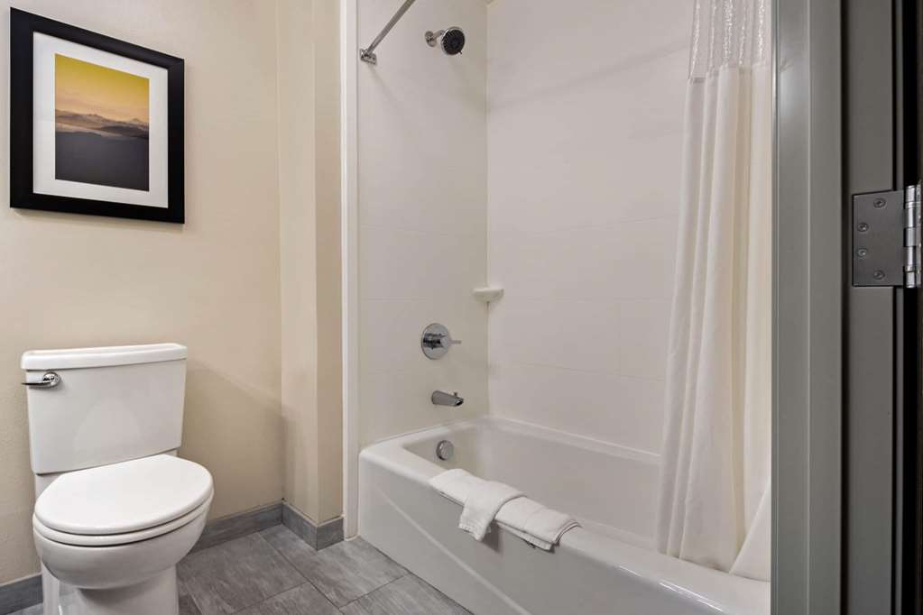 La Quinta Inn & Suites by Wyndham Morgan Hill San Jose South - photo 33