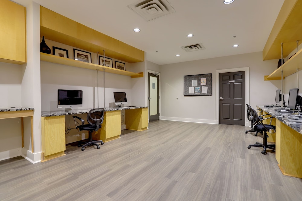 Spacious 2BR Condo at Ballston — 4-Star Luxury Hotel in Arlington, United States