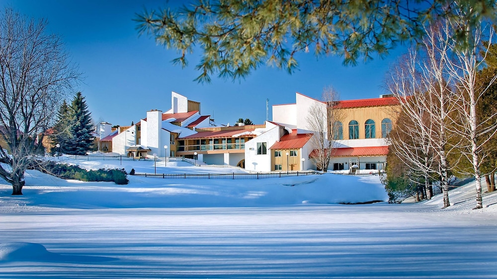 Hotel Cheribourg an Ascend Collection Hotel in Magog, Canada