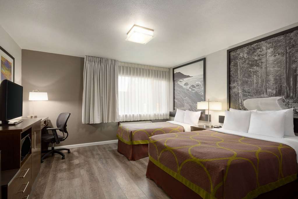 Super 8 by Wyndham Eureka - photo 24