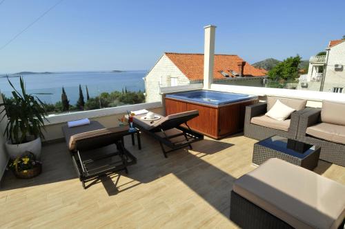 Casa Milolaza — 4-Star Luxury Hotel in Srebreno, Croatia
