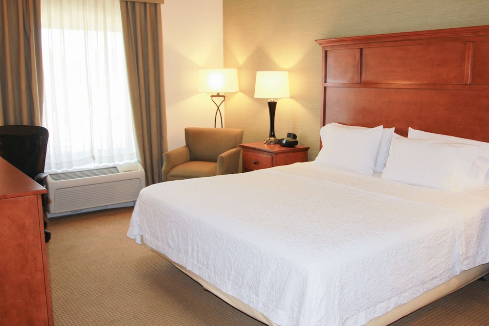 Hampton Inn & Suites Radcliff Fort Knox - photo 22