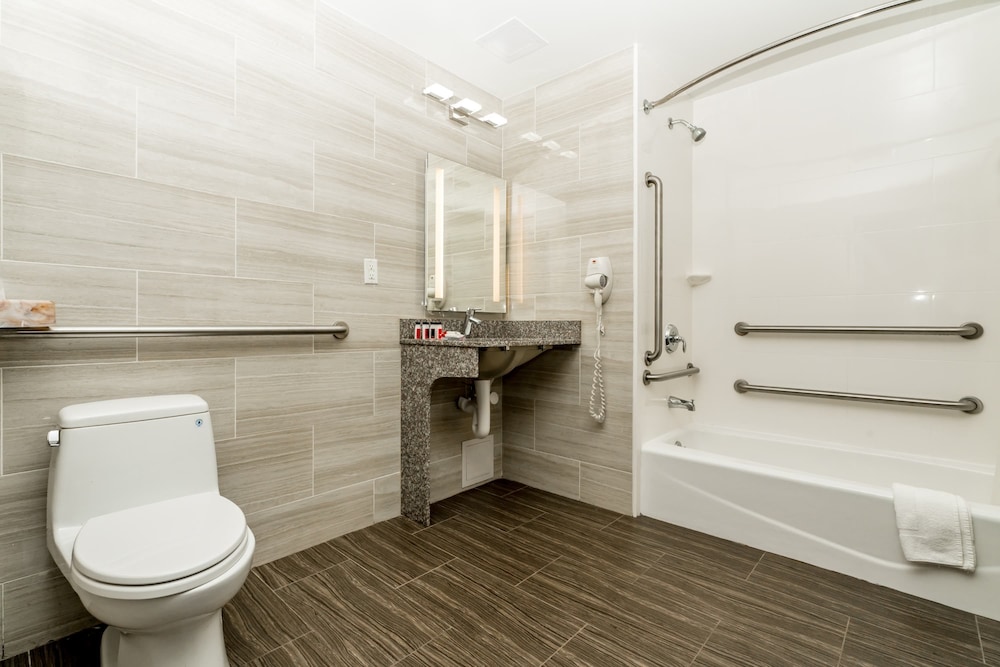 LeTap Hotel near AirTrain JFK Airport - photo 20