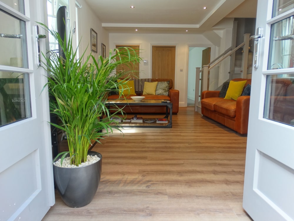 Spacious Apartment in Winchester — 4-Star Luxury Hotel in Winchester, United Kingdom
