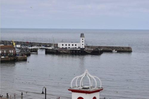 Lighthouse View Amazing sea and beach view Free Sky TV including Sports and Movies Fast WIFI Free Private Parking