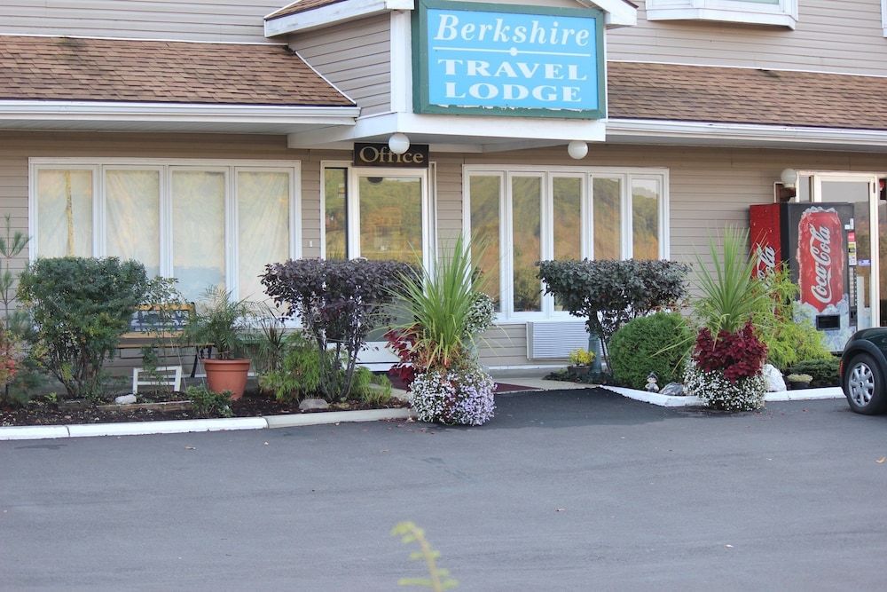 Berkshire Travel Lodge - photo 36