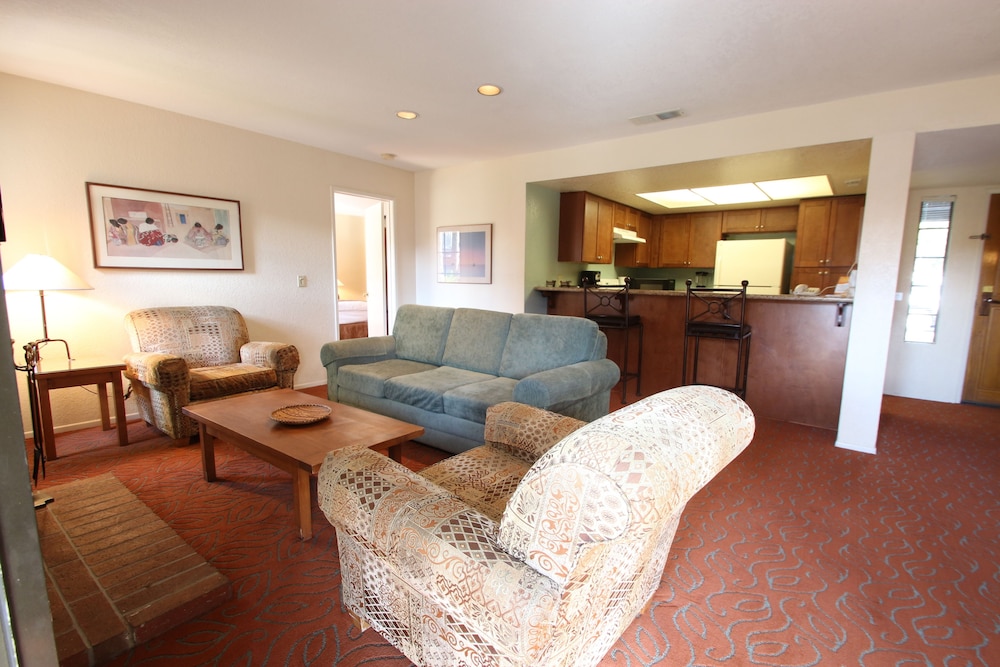 Riviera Oaks Resort - photo 25