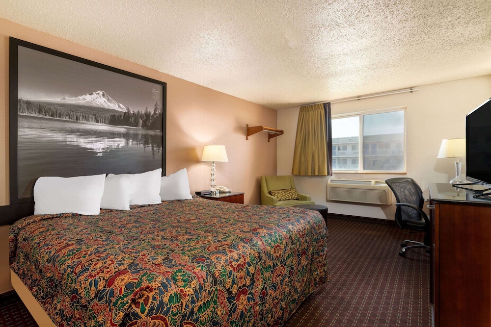 Super 8 by Wyndham Pendleton - photo 26