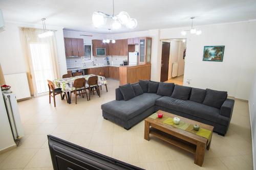 Georgia's Apartment — 4-Star Luxury Hotel in Nea Flogita, Greece
