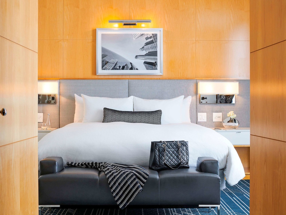 Sofitel Chicago Magnificent Mile - photo 9