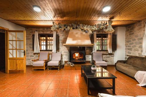 Casa Rural la Laguna — 4-Star Luxury Hotel in Beteta, Spain