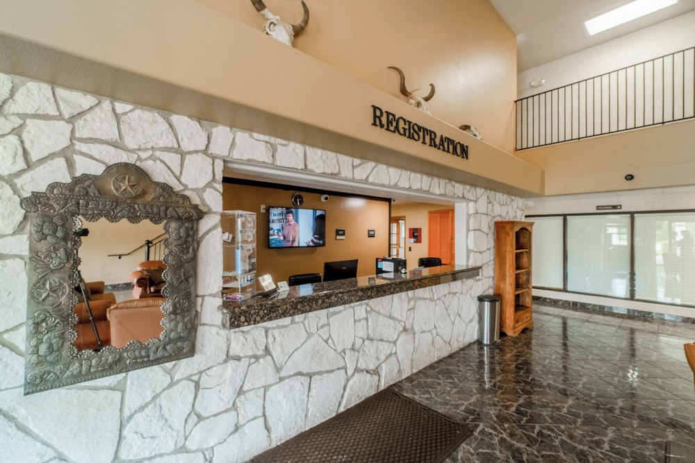 Texan Inn By Oyo Beeville Us 181 - photo 9