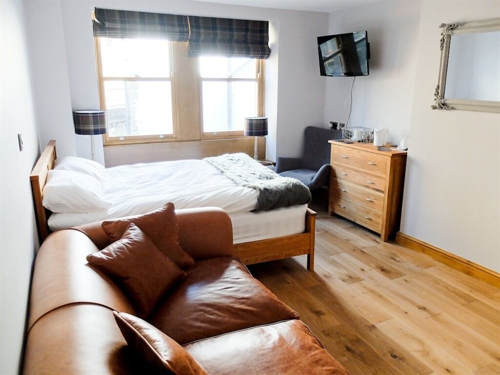 The Rooms at the Nook — 4-Star Luxury Hotel in Holmfirth, United Kingdom