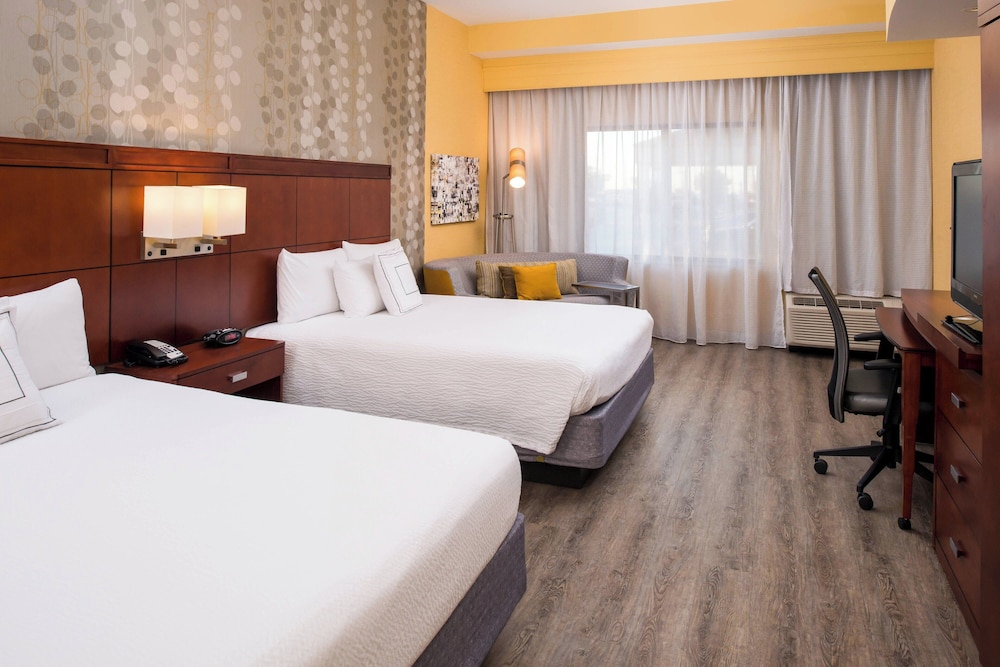 Courtyard Marriott Victorville - photo 10