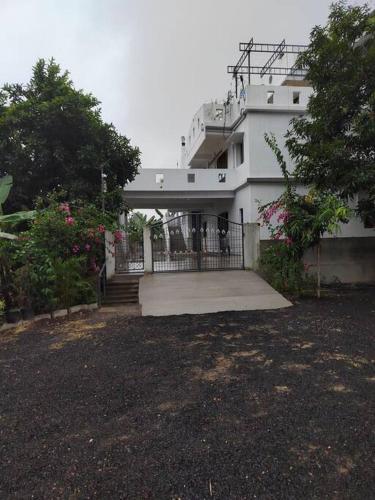 Gangi Kota North Flat — 4-Star Luxury Hotel in Kovvur, India