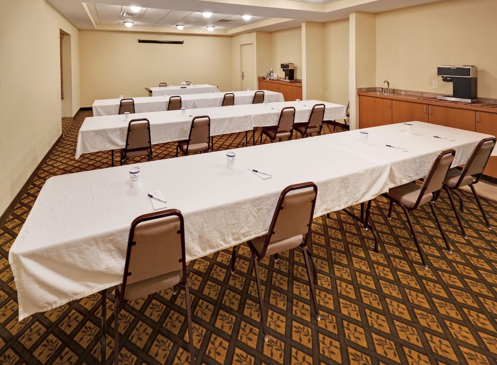 Candlewood Suites Omaha Airport by IHG - photo 27