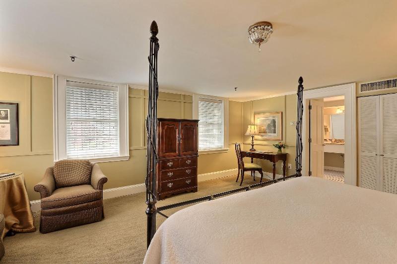The Presidents Quarters Inn - photo 172