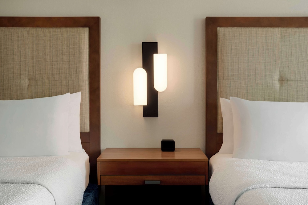 Hampton Inn & Suites San Marcos - photo 8