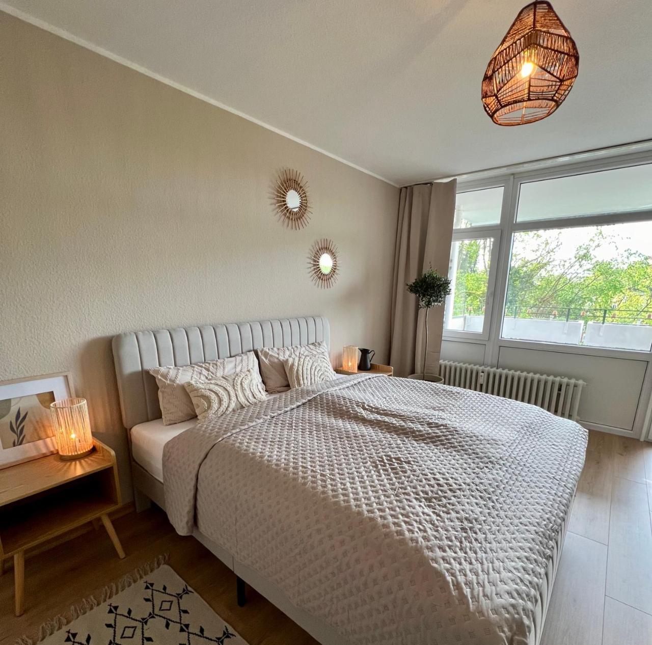Up Wuljke19 neu renovierte Unterkunft inkl.PKW Stellplatz — 4-Star Luxury Hotel in Emden, Germany