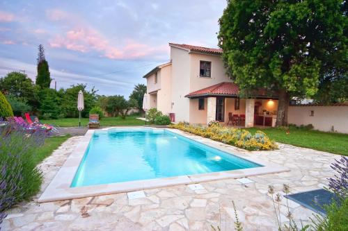 Villa Altra — 4-Star Luxury Hotel in Bale, Croatia