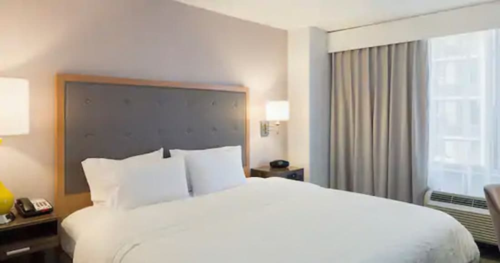 Hampton Inn Manhattan Times Square South - photo 6