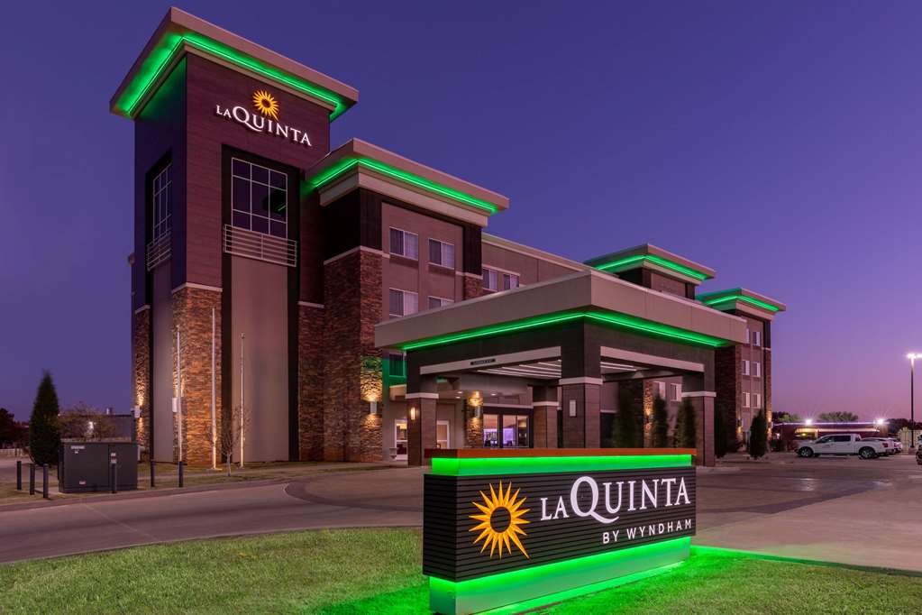 La Quinta Inn & Suites by Wyndham Wichita Falls MSU Area - photo 6