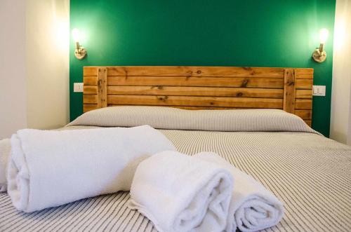 Appartamenti La Baia del Raìs — 4-Star Luxury Hotel in Falcone, Italy