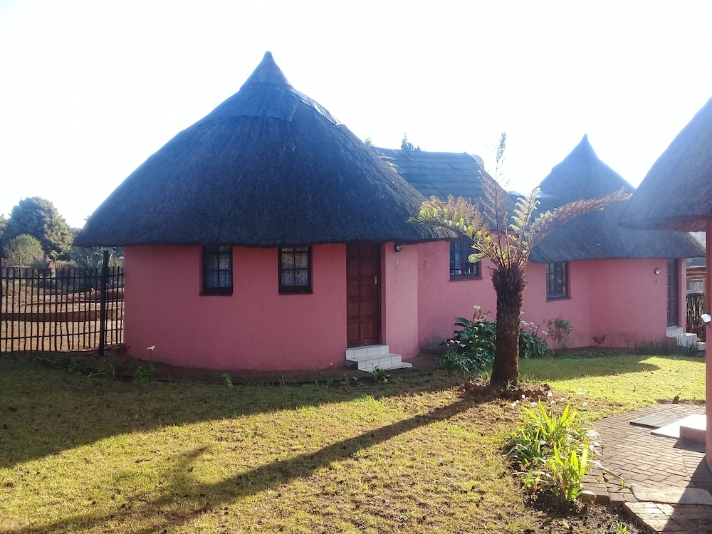 Horizon View Chalets - carbon neutral hotel in Unknown City