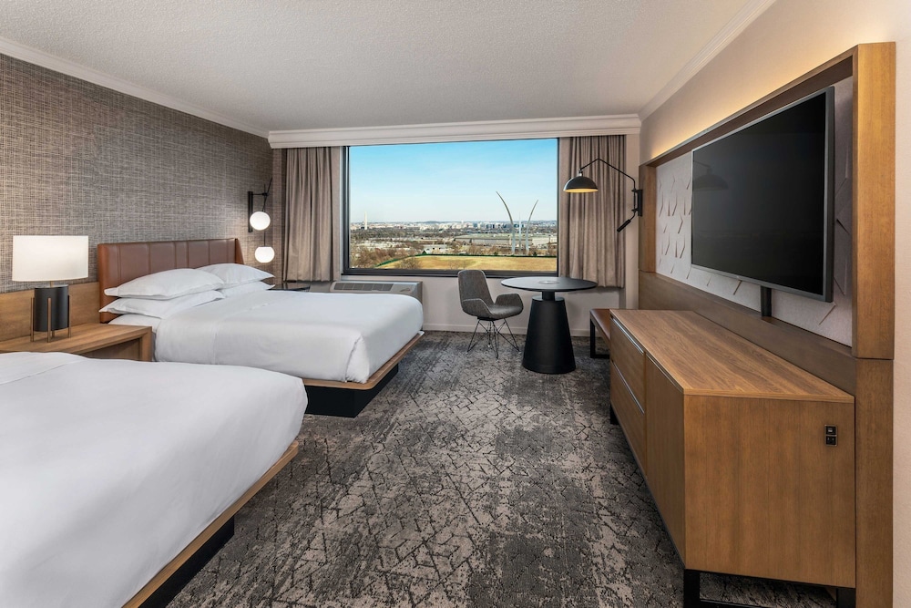 Sheraton Pentagon City Hotel - photo 6