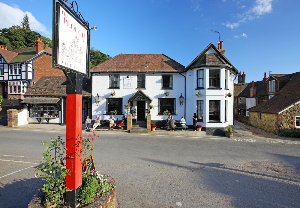 The Plough Inn — hotel in Dorking