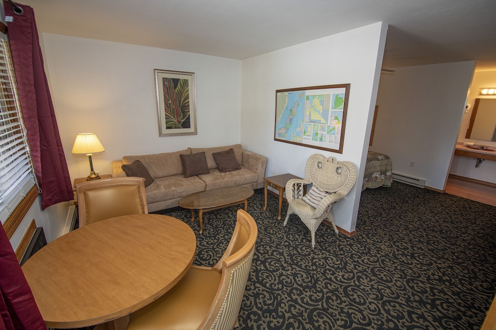 Coachlite Inn - photo 39