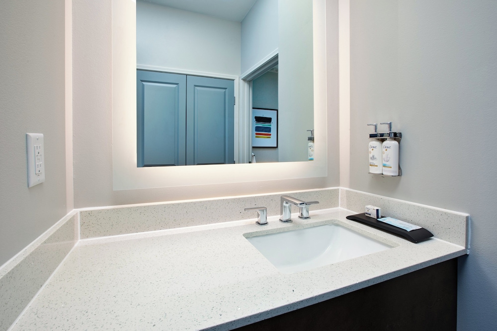 Staybridge Suites Ames - photo 17