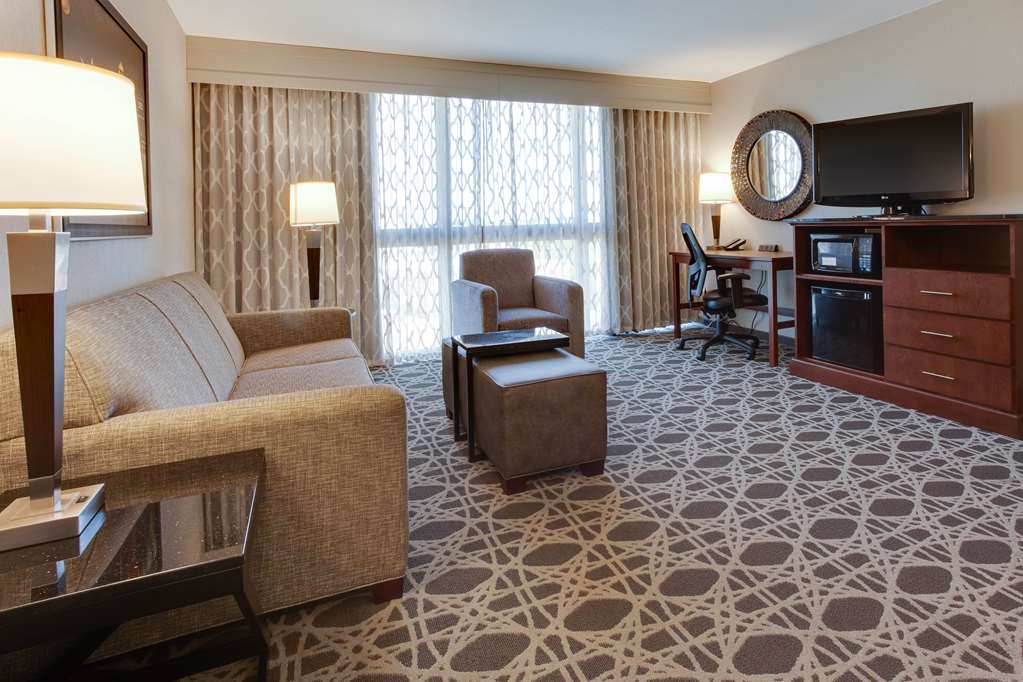 Drury Inn & Suites Louisville East - photo 15