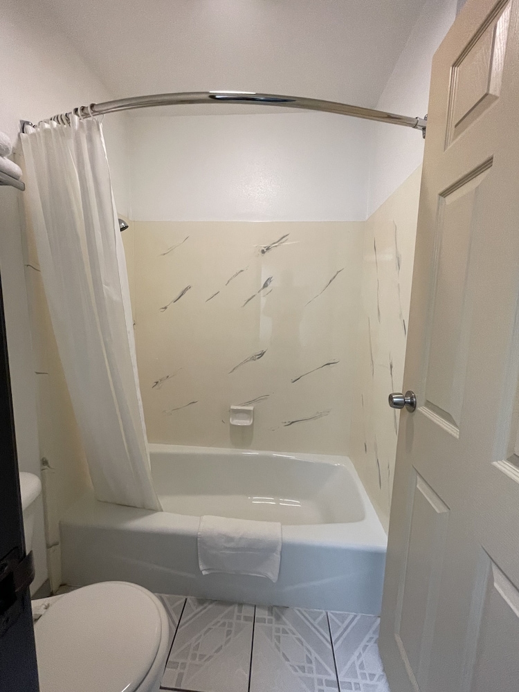 Chino Motel - photo 36