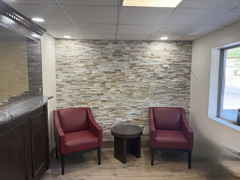 Red Roof Inn & Suites Swansea - photo 2