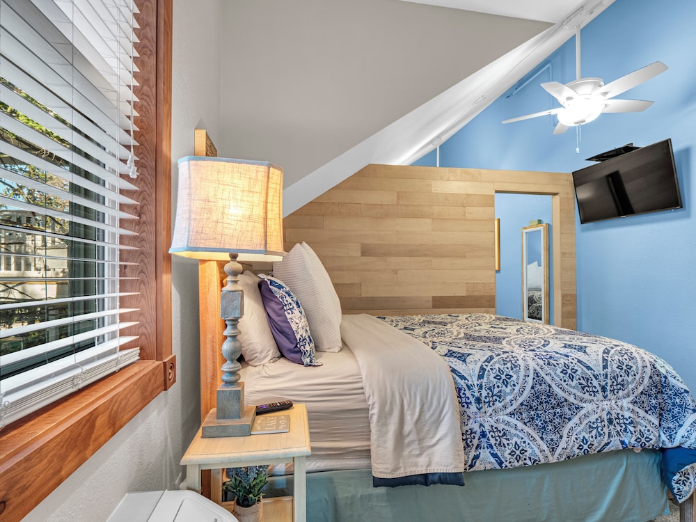 Victorian Inn Elkhart Lake Wisconsin - photo 12