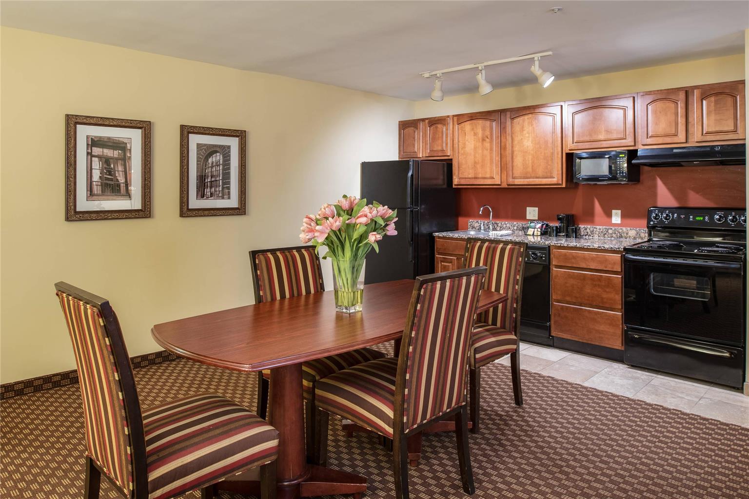 Arlington Court Suites a Clarion Collection Hotel - photo 37