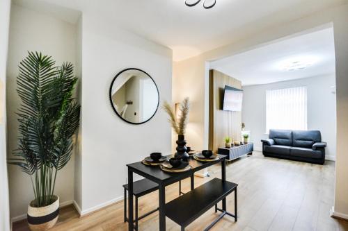 Ripon By Serene Stays Stylish Liverpool Home Sleeps 5 with Free Parking Fast WiFi and Close to Stadiums — 4-Star Luxury Hotel in Liverpool, United Kingdom