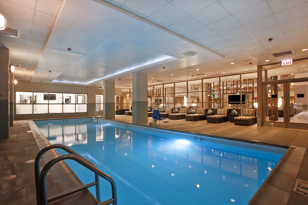 Embassy Suites by Hilton Chicago Downtown River North - photo 30
