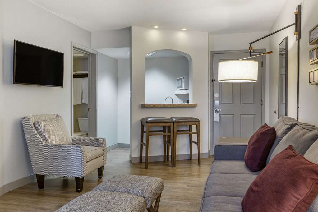 Windmill Suites Surprise Phoenix an Ascend Collection Hotel - photo 21