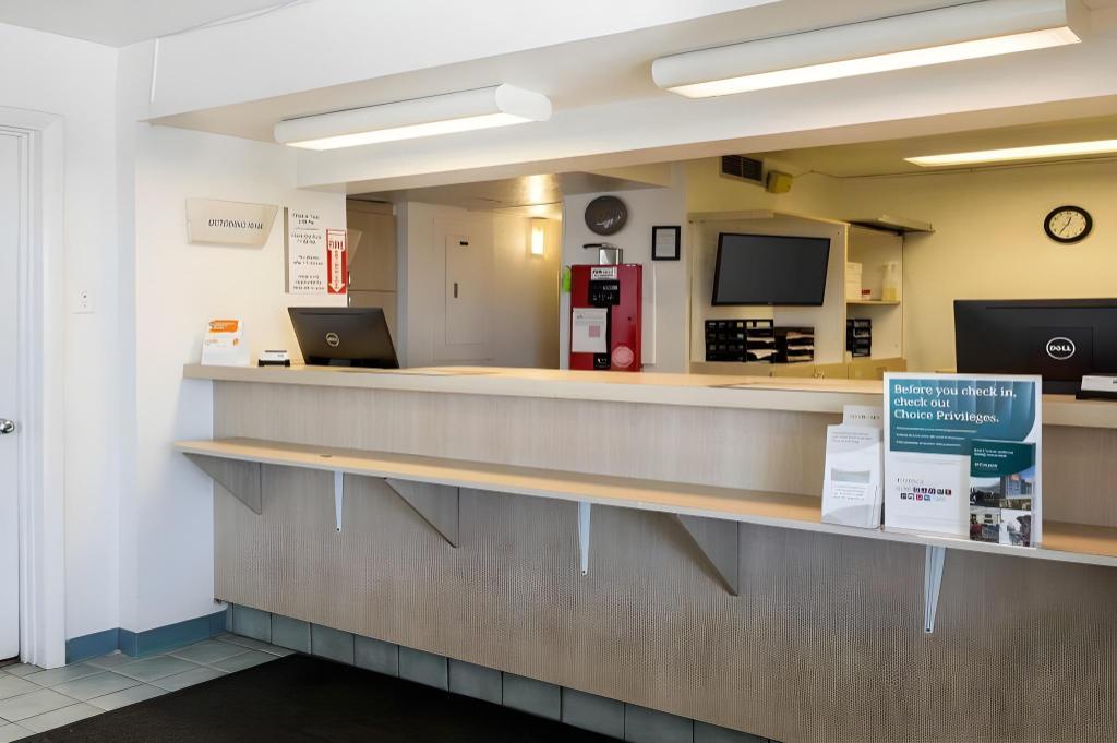 Express Inn Near Columbus Airport - photo 2