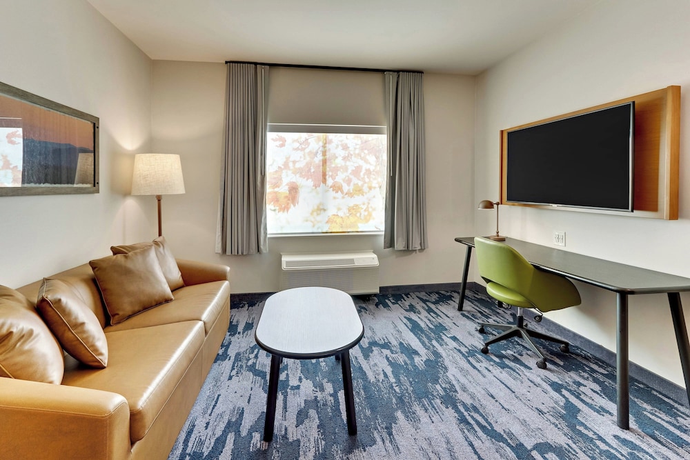 Fairfield Inn & Suites by Marriott Dallas Love Field - photo 13