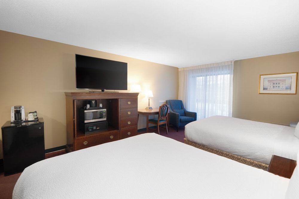 Fireside Inn & Suites Gilford - photo 18