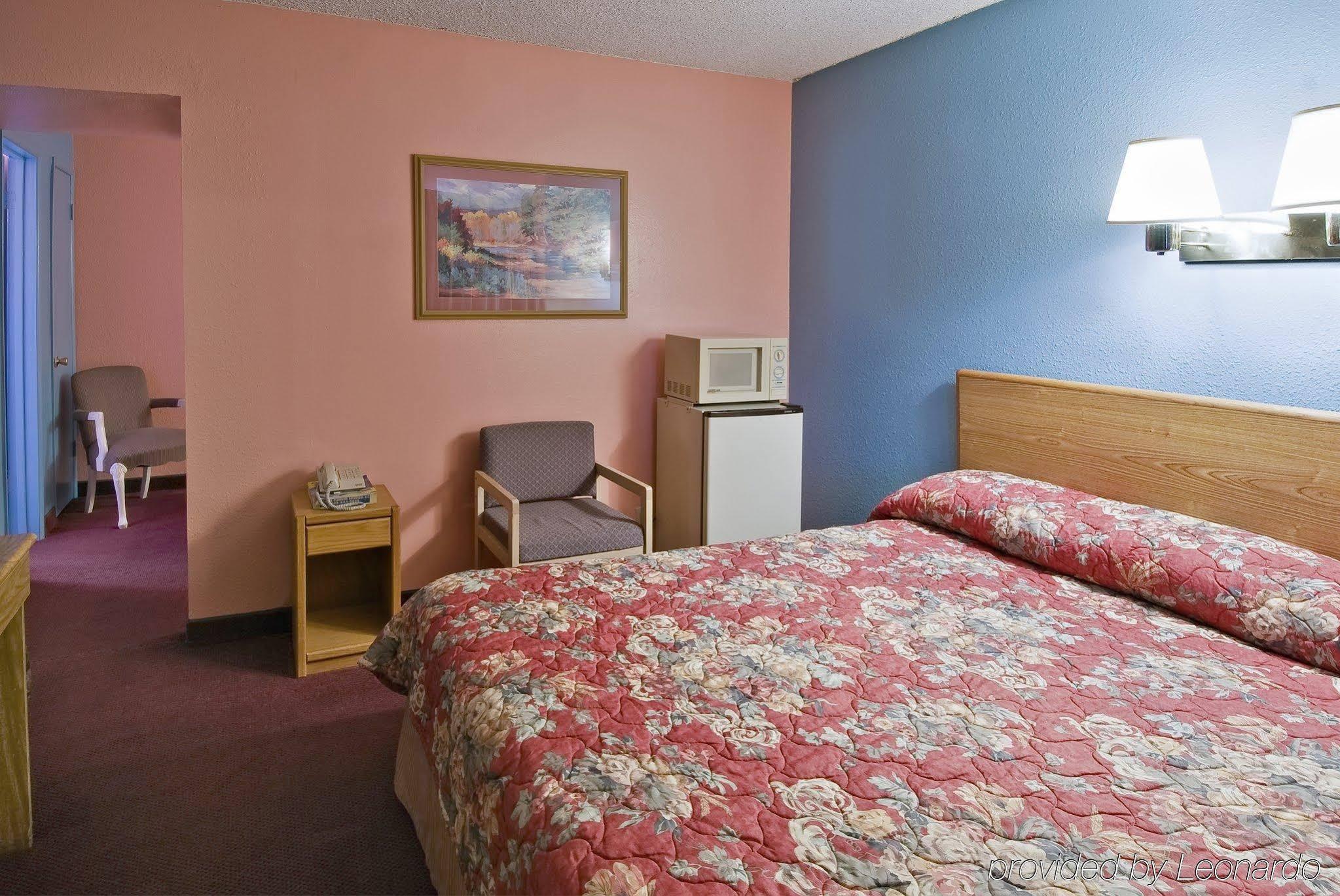 Snow Peak Inn - photo 8