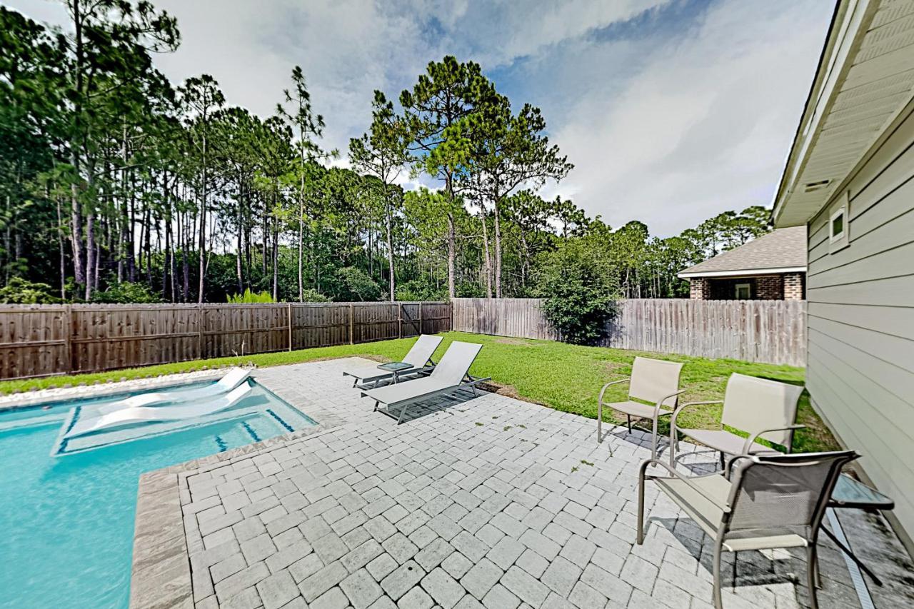 New Listing Custom : Private Pool Near Beach 4 Bedroom Home — 4-Star Luxury Hotel in Navarre, United States