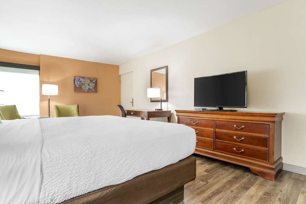 Econo Lodge Moss Point Pascagoula - photo 12